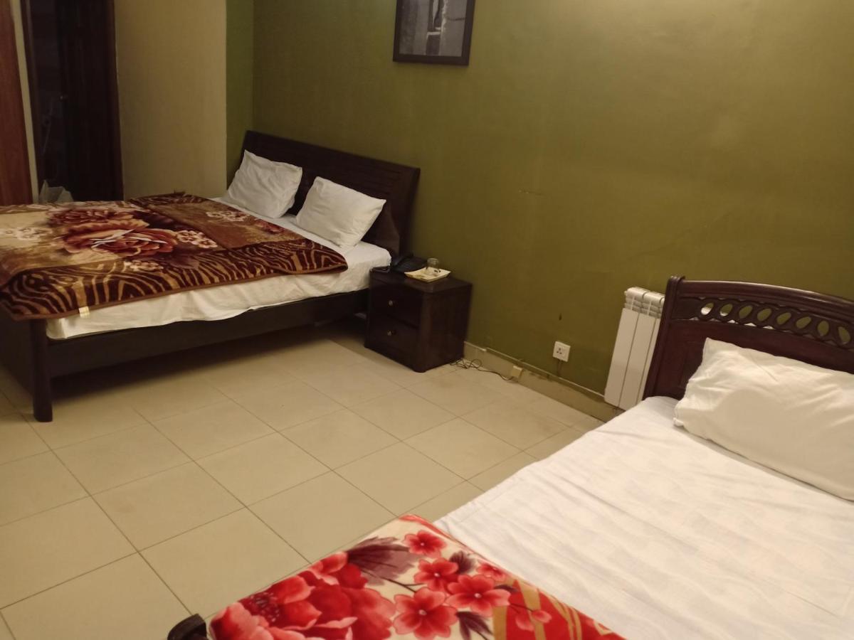 Tourist Hub Islamabad Bed and Breakfast Exterior foto