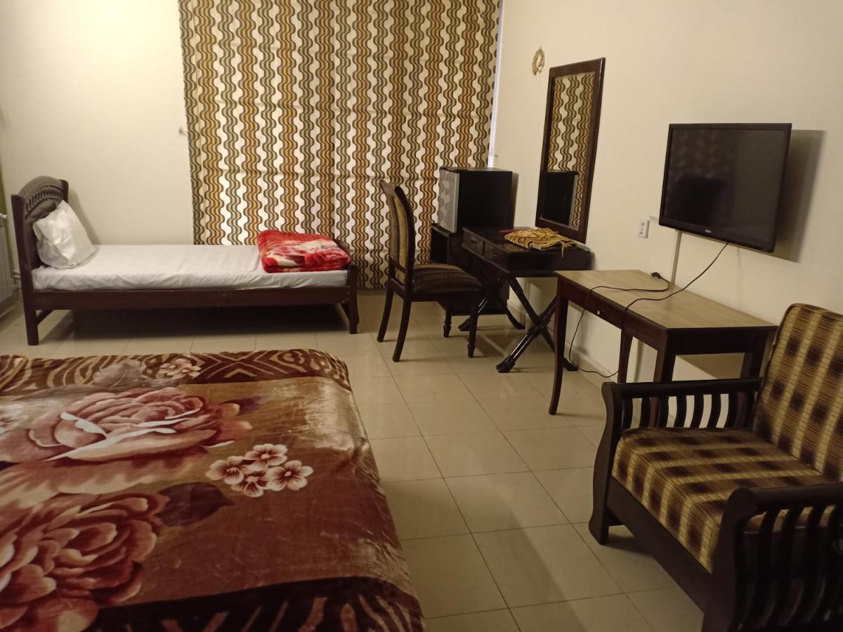 Tourist Hub Islamabad Bed and Breakfast Exterior foto