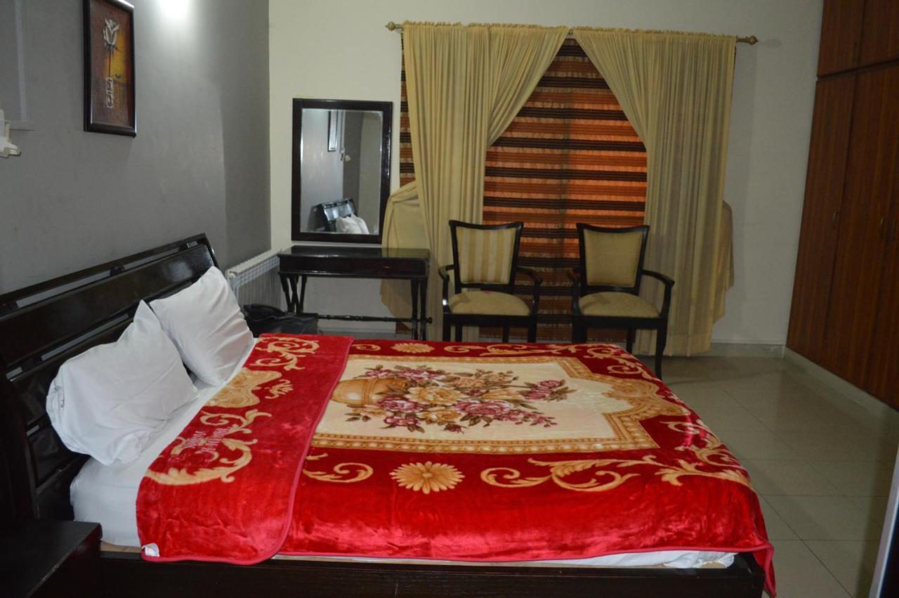 Tourist Hub Islamabad Bed and Breakfast Exterior foto