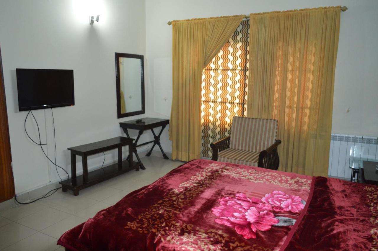 Tourist Hub Islamabad Bed and Breakfast Exterior foto