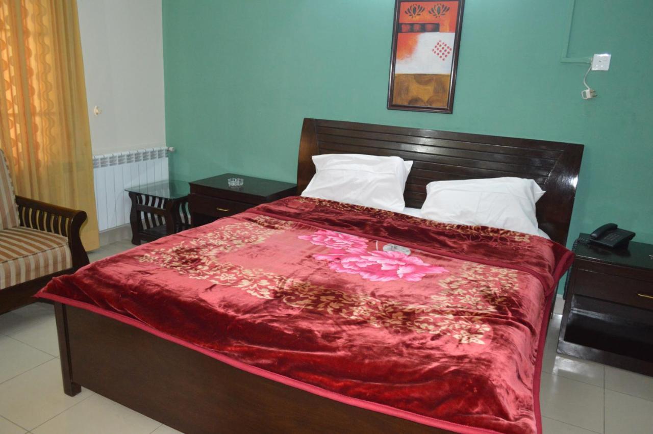 Tourist Hub Islamabad Bed and Breakfast Exterior foto