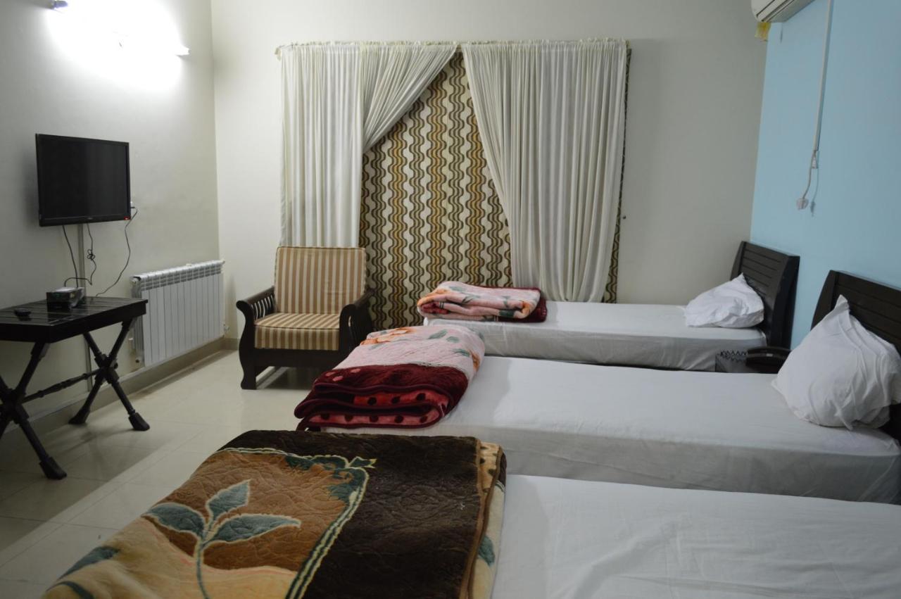 Tourist Hub Islamabad Bed and Breakfast Exterior foto