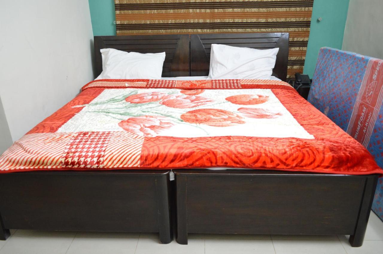 Tourist Hub Islamabad Bed and Breakfast Exterior foto