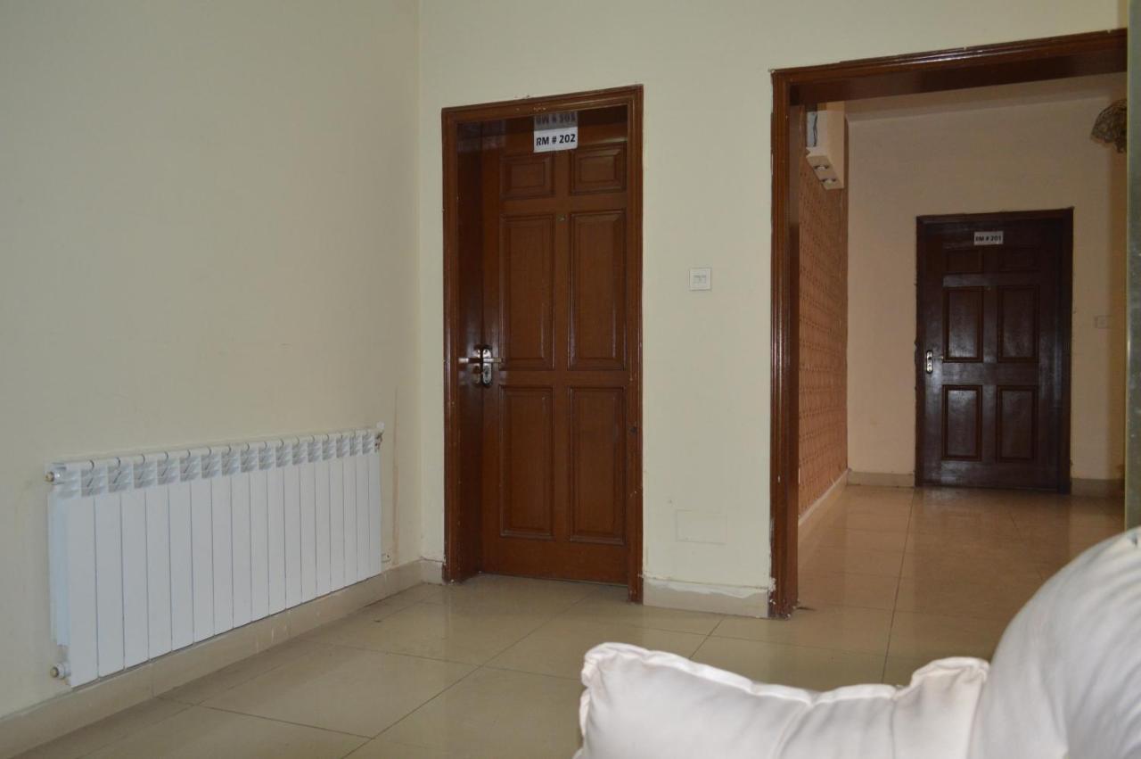 Tourist Hub Islamabad Bed and Breakfast Exterior foto